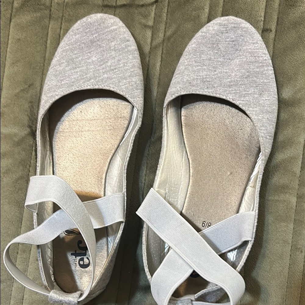 Ladies flats